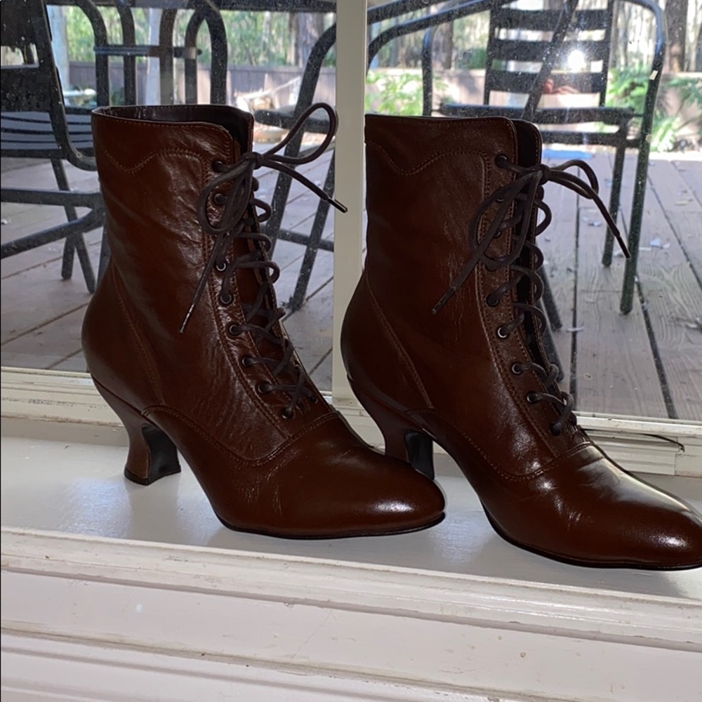 Brown Heeled Boots Women’s